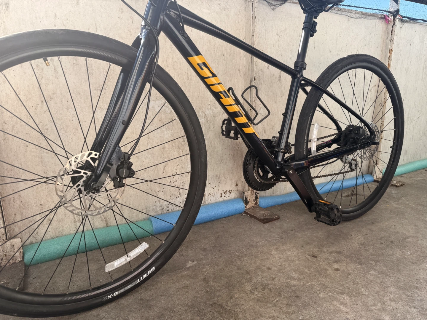 Giant Escape 3 Hybrid Bike - photo 2