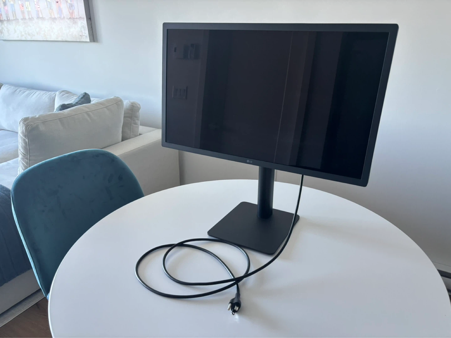 24" LG Monitor - Adjustable Height - photo 2