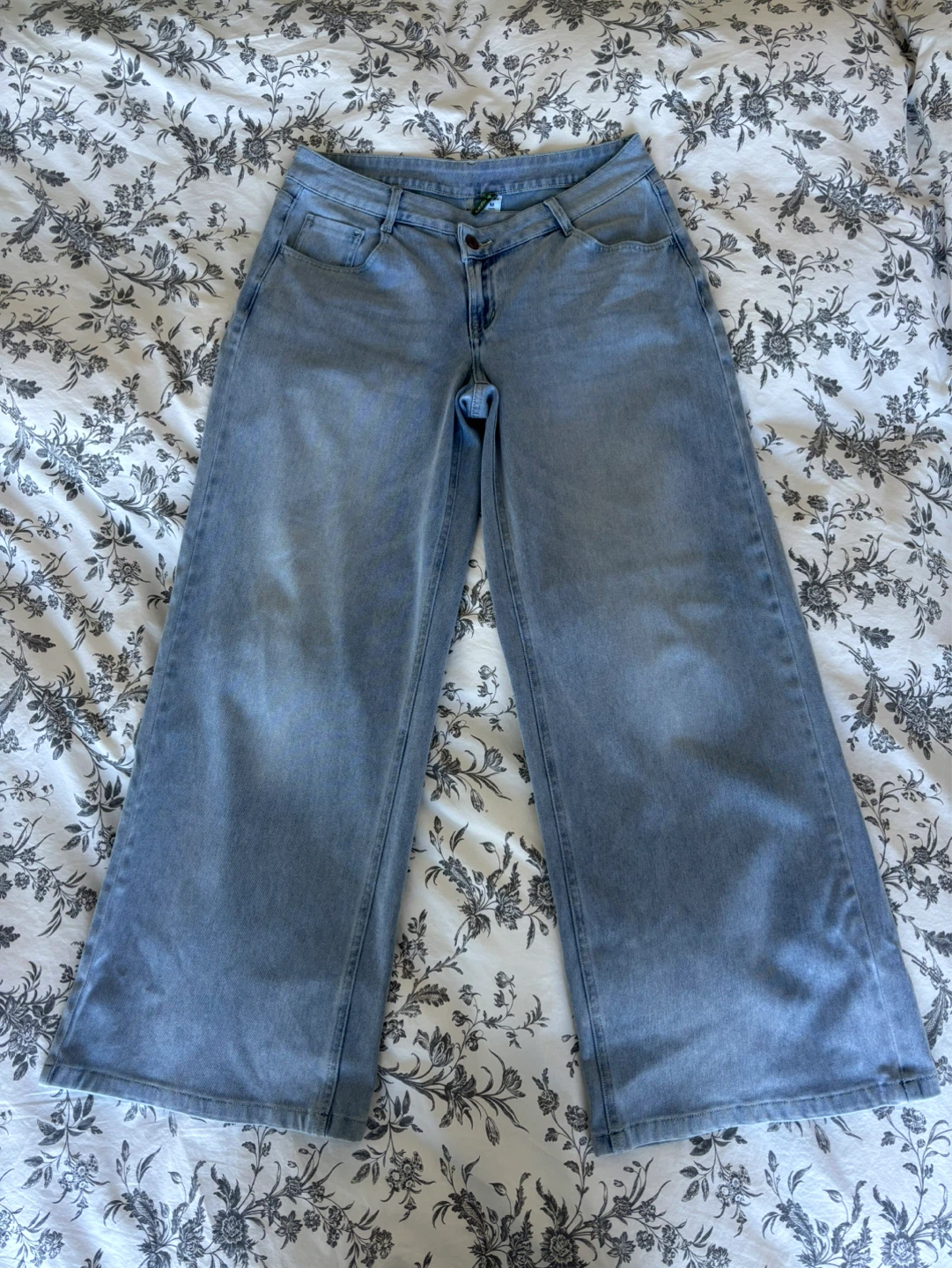 Halara Jeans - Barely Worn - Size M