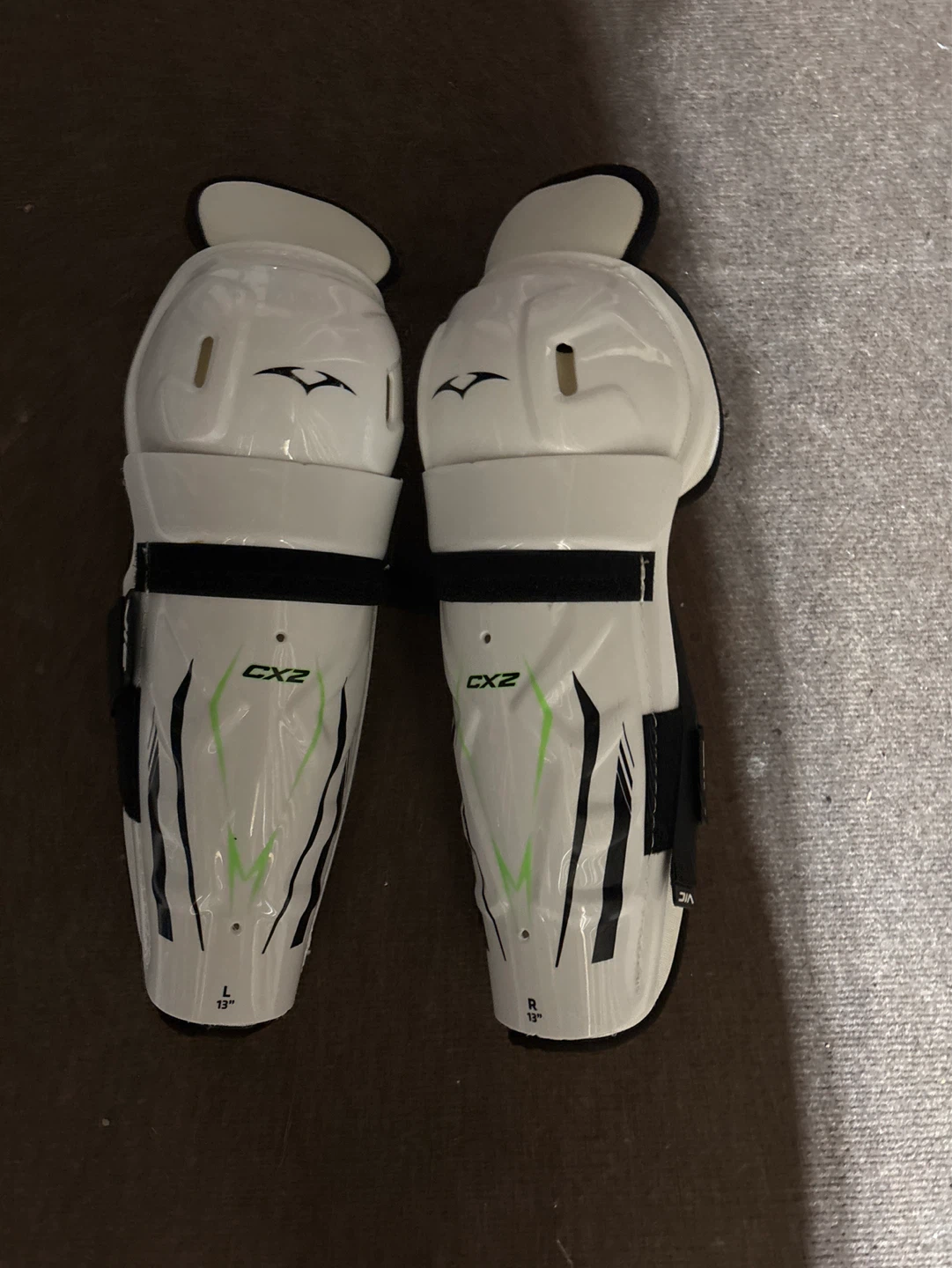 Mizuno CX2 Shin Guards Size L/R 13"