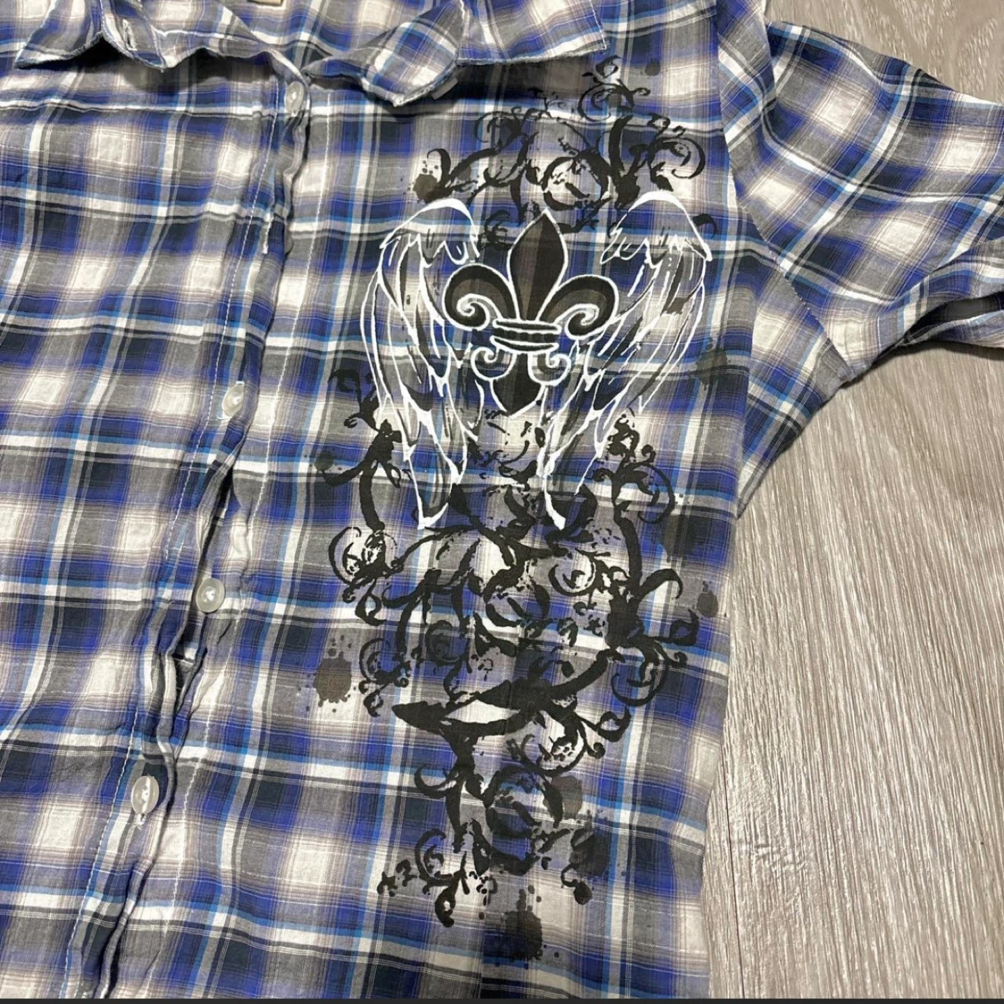 Hand Painted fleur de lis angel wing button up - photo 5