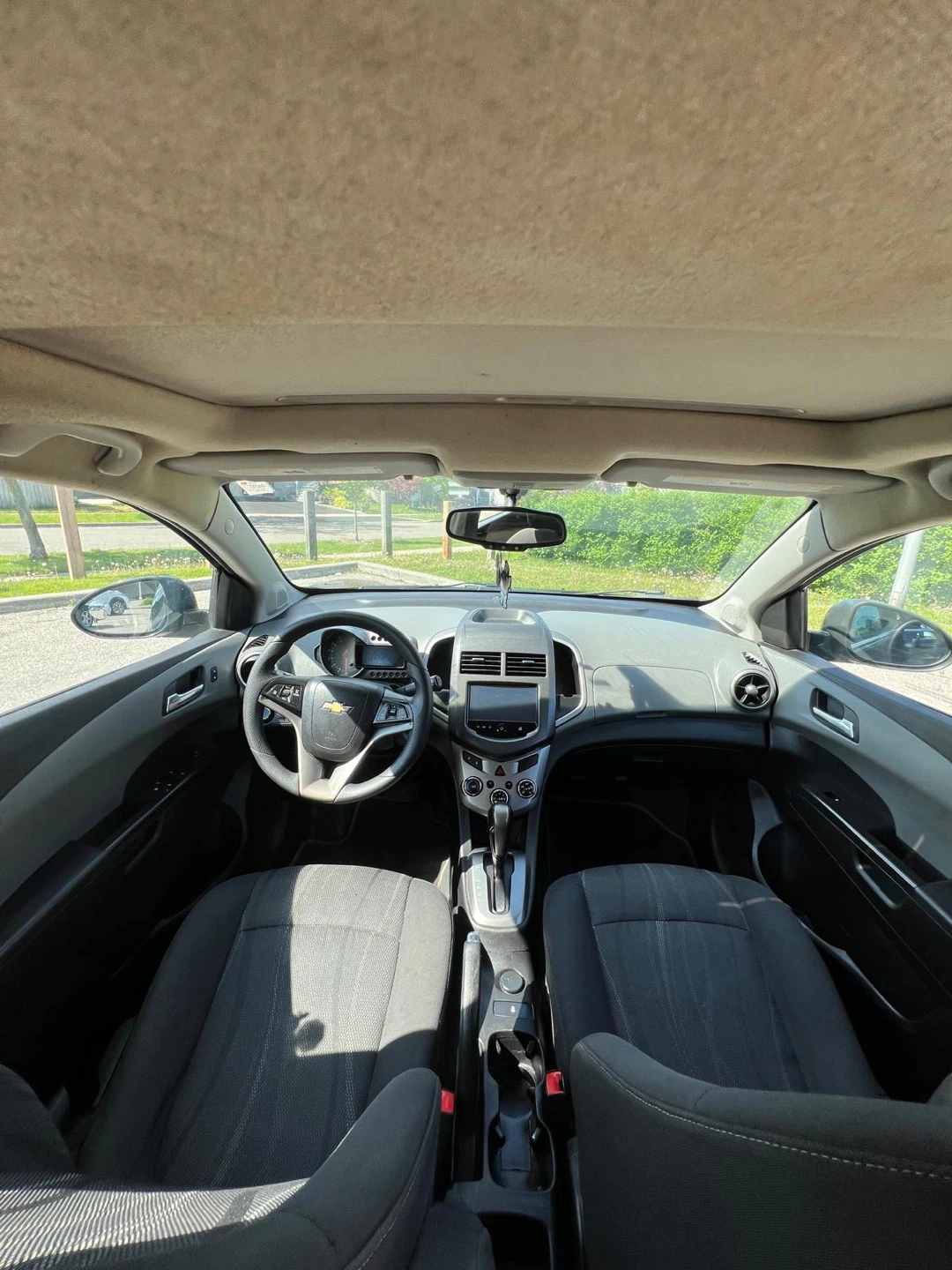 2014 Chevrolet Sonic LT Hatchback - photo 2