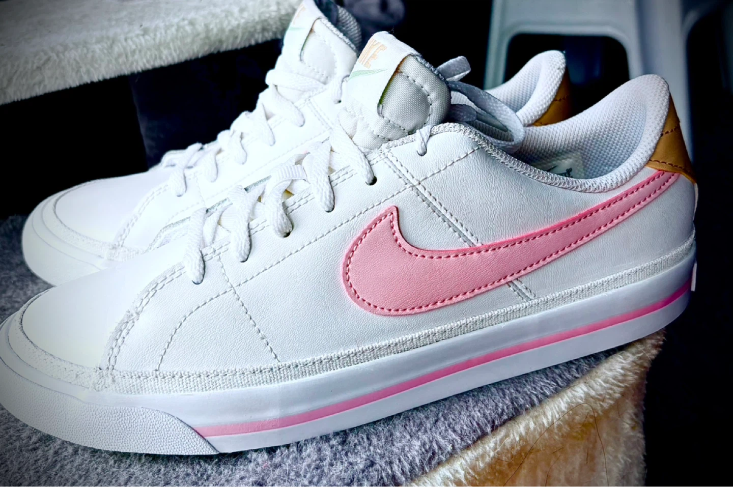 Nike Women's White Pink Leather Sneakers $30!