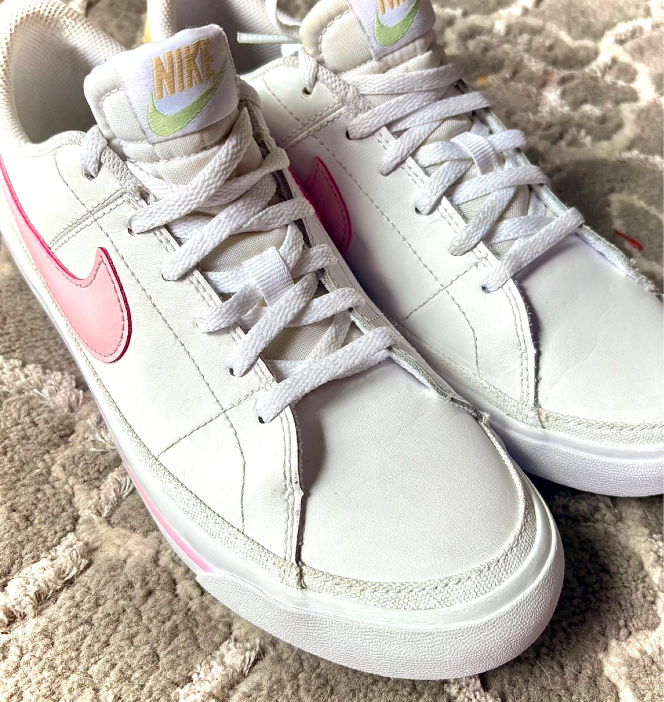 Nike Women's White Pink Leather Sneakers $30! - photo 3