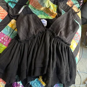 Black tiered cami top