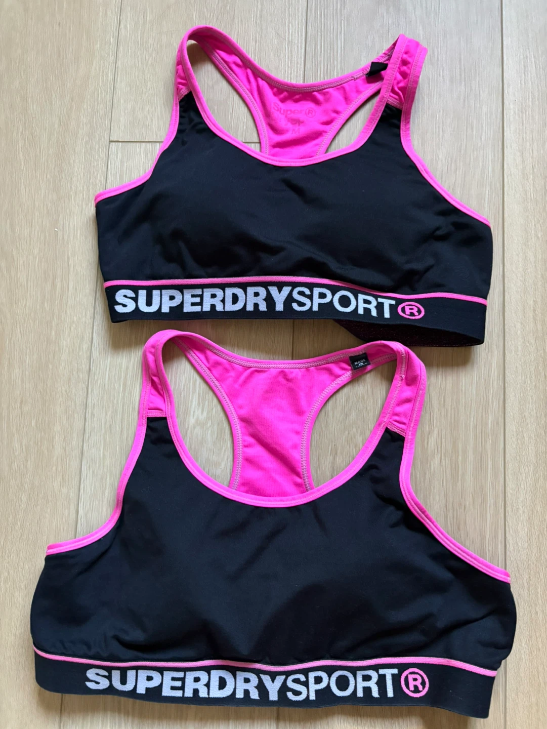 2 Medium superdry Sports Bra black pink moulded cups medium