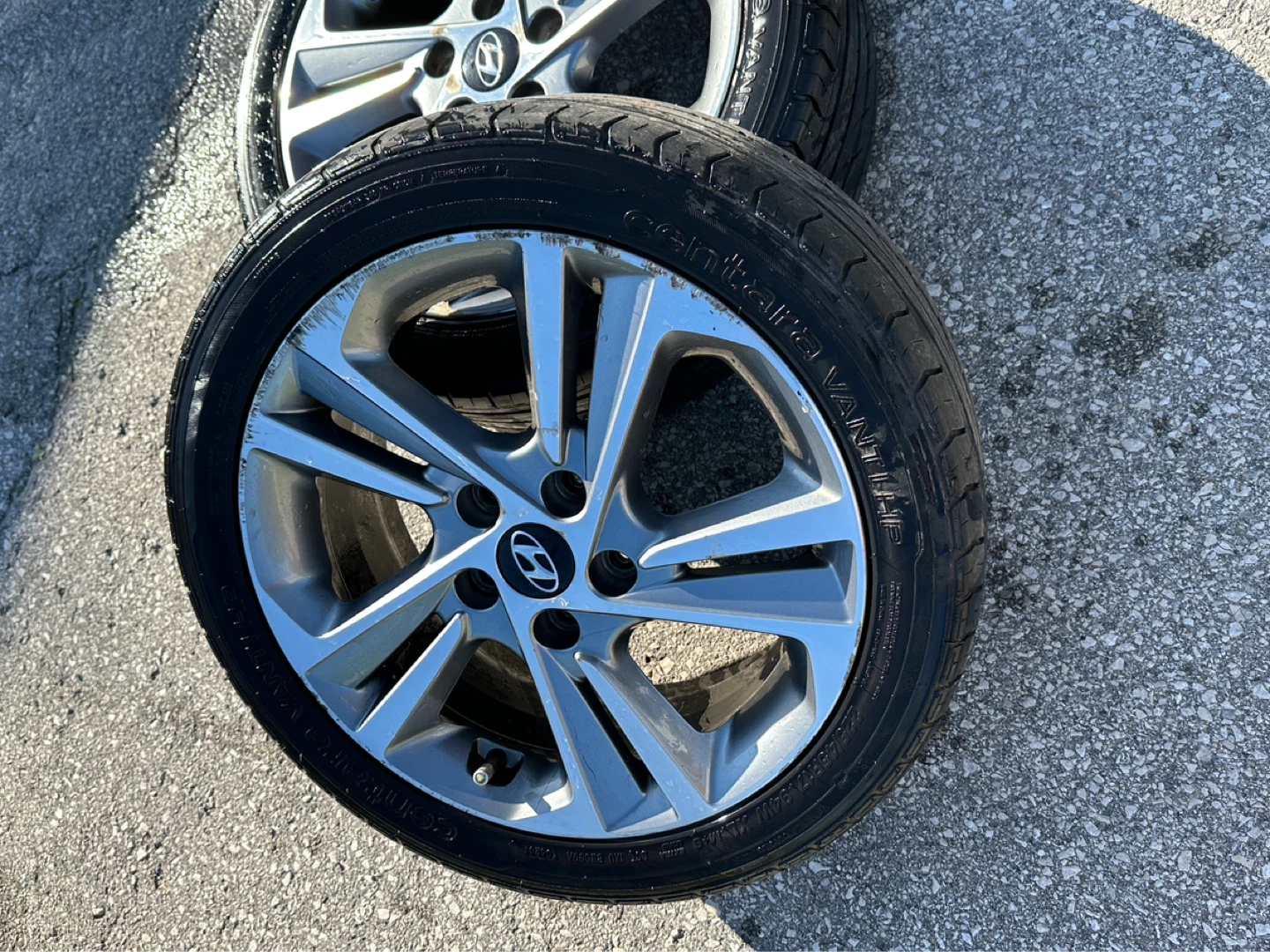 Set of 4 Hyundai Alloy Wheels with Tires - photo 3
