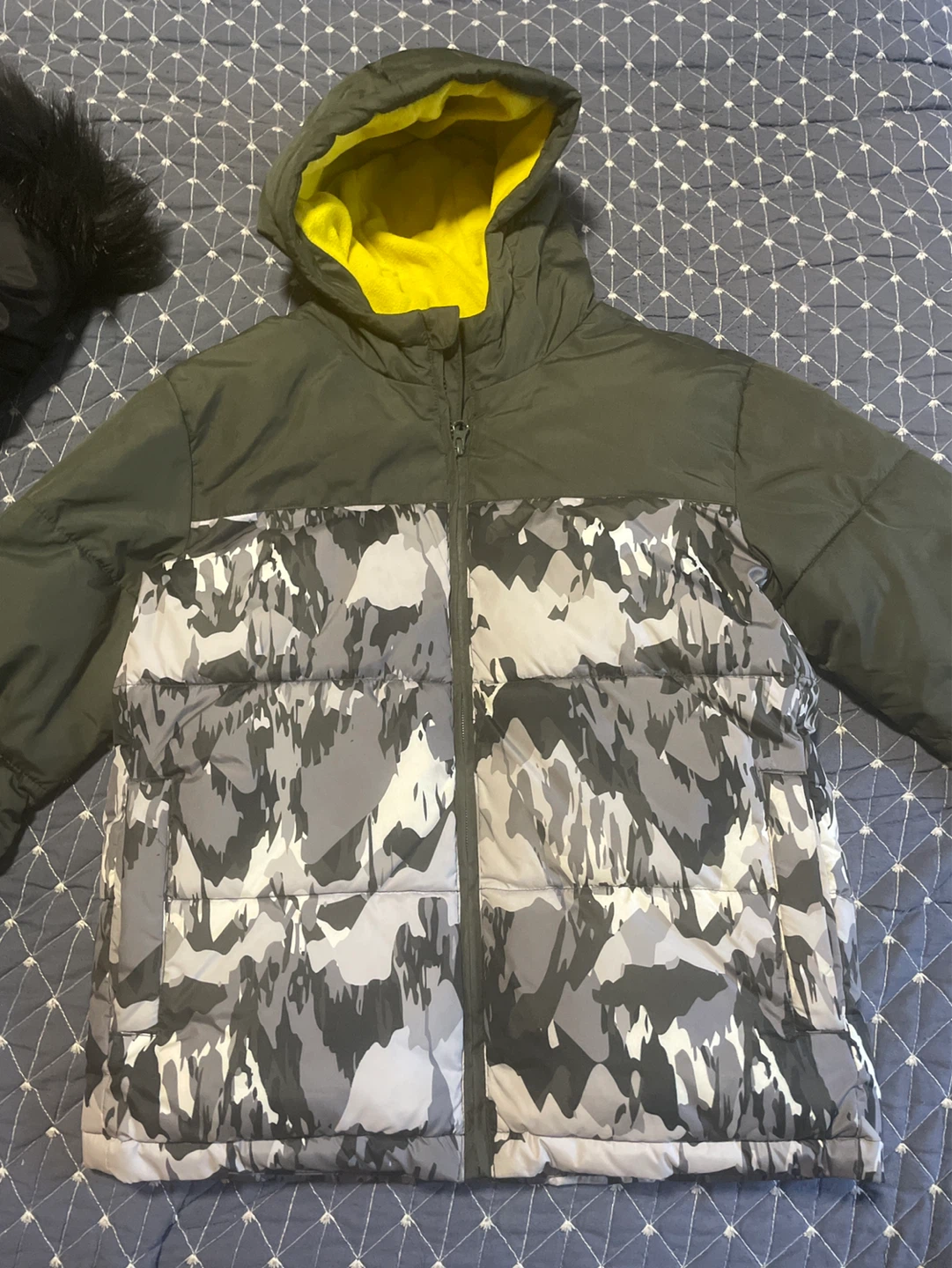 Old Navy Kids Puffer Jacket Size L (10-12)