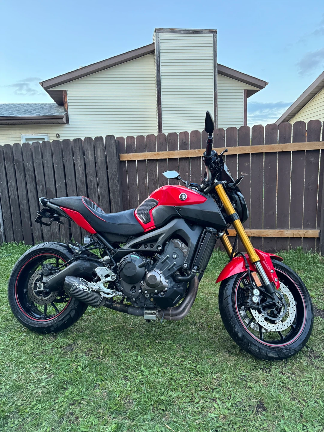 Red 2014 Yamaha FZ-09 | MT-09 - photo 2
