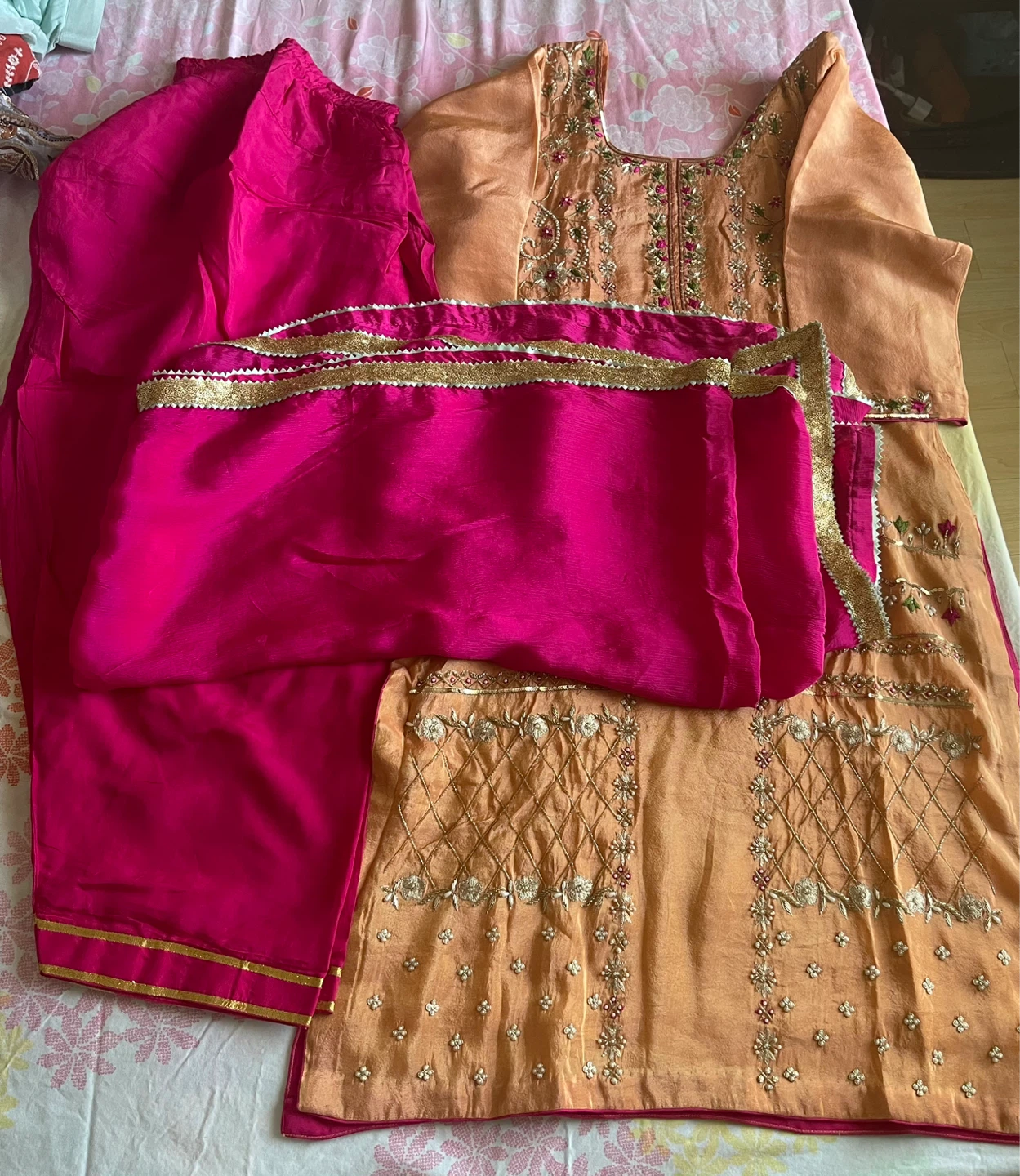 Embroidered Kurti with Salwar and Dupatta - photo 2