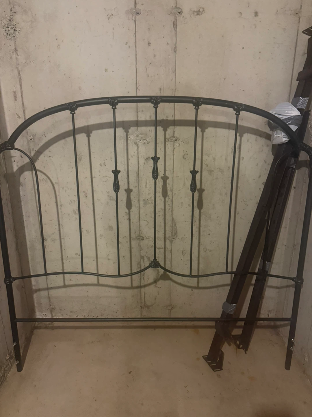 Metal Headboard and bed fram - photo 2