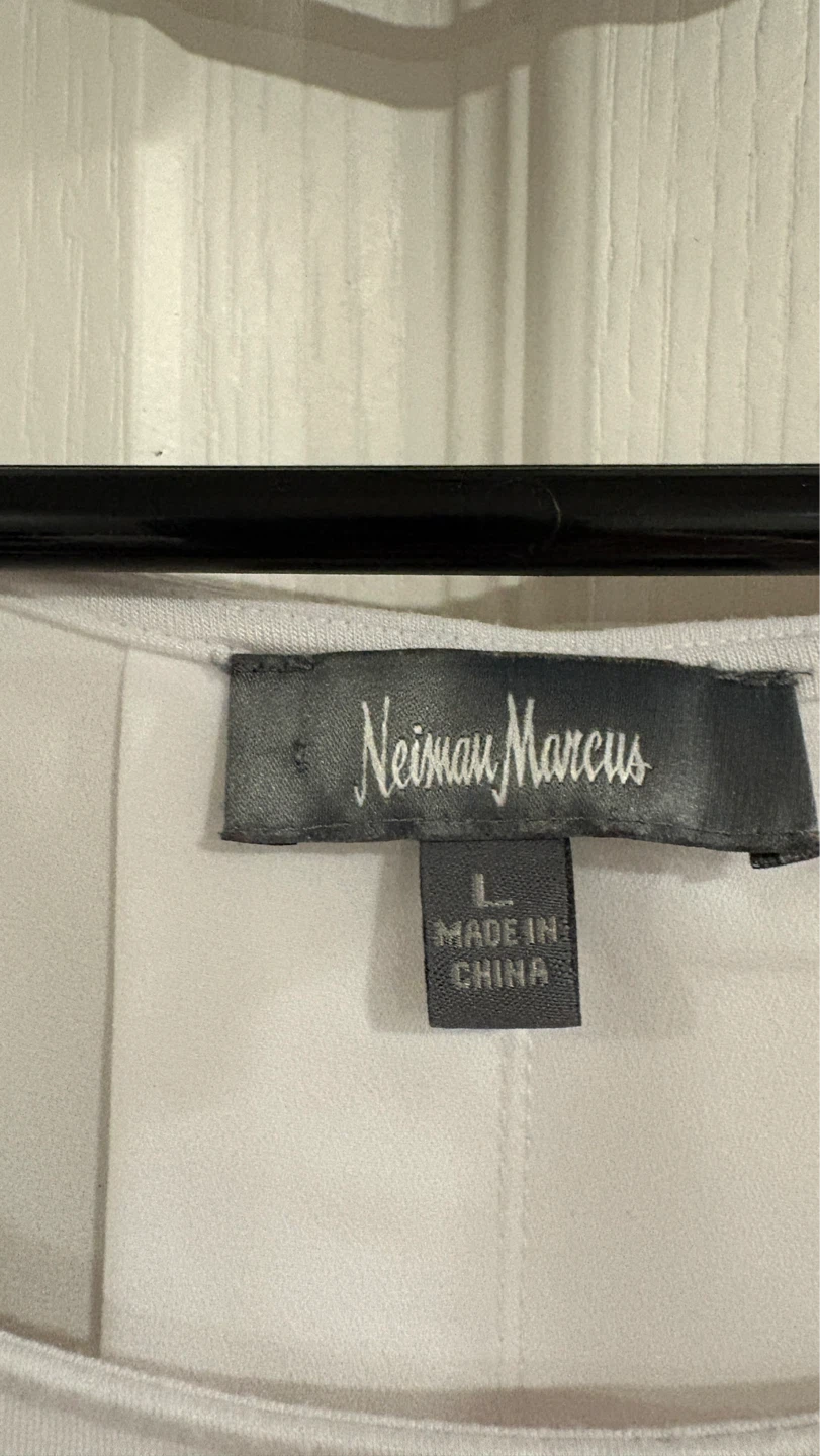 Neiman Marcus White T-Shirt - photo 3