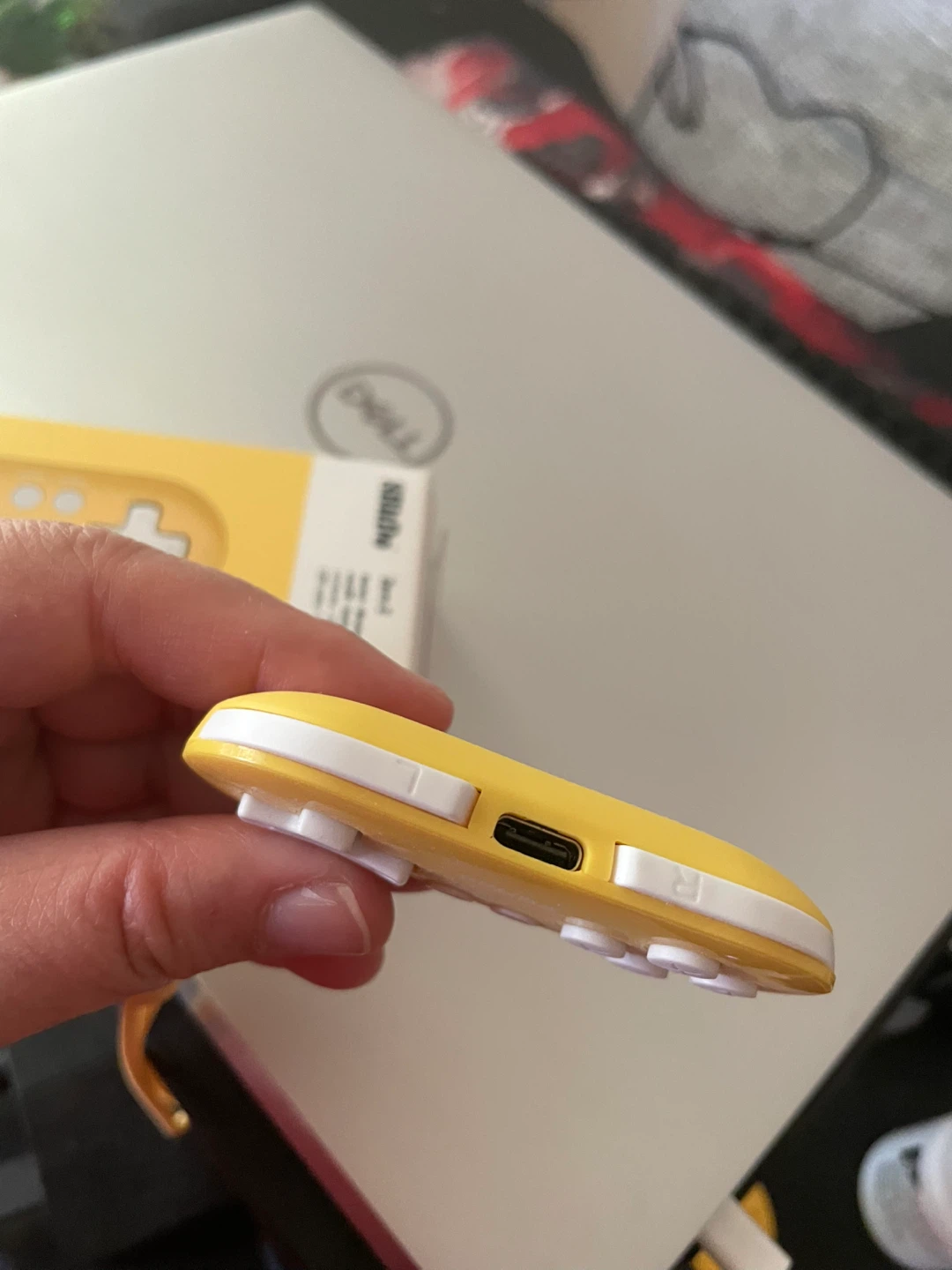 8BitDo Zero 2 Bluetooth Gamepad - Yellow - photo 3