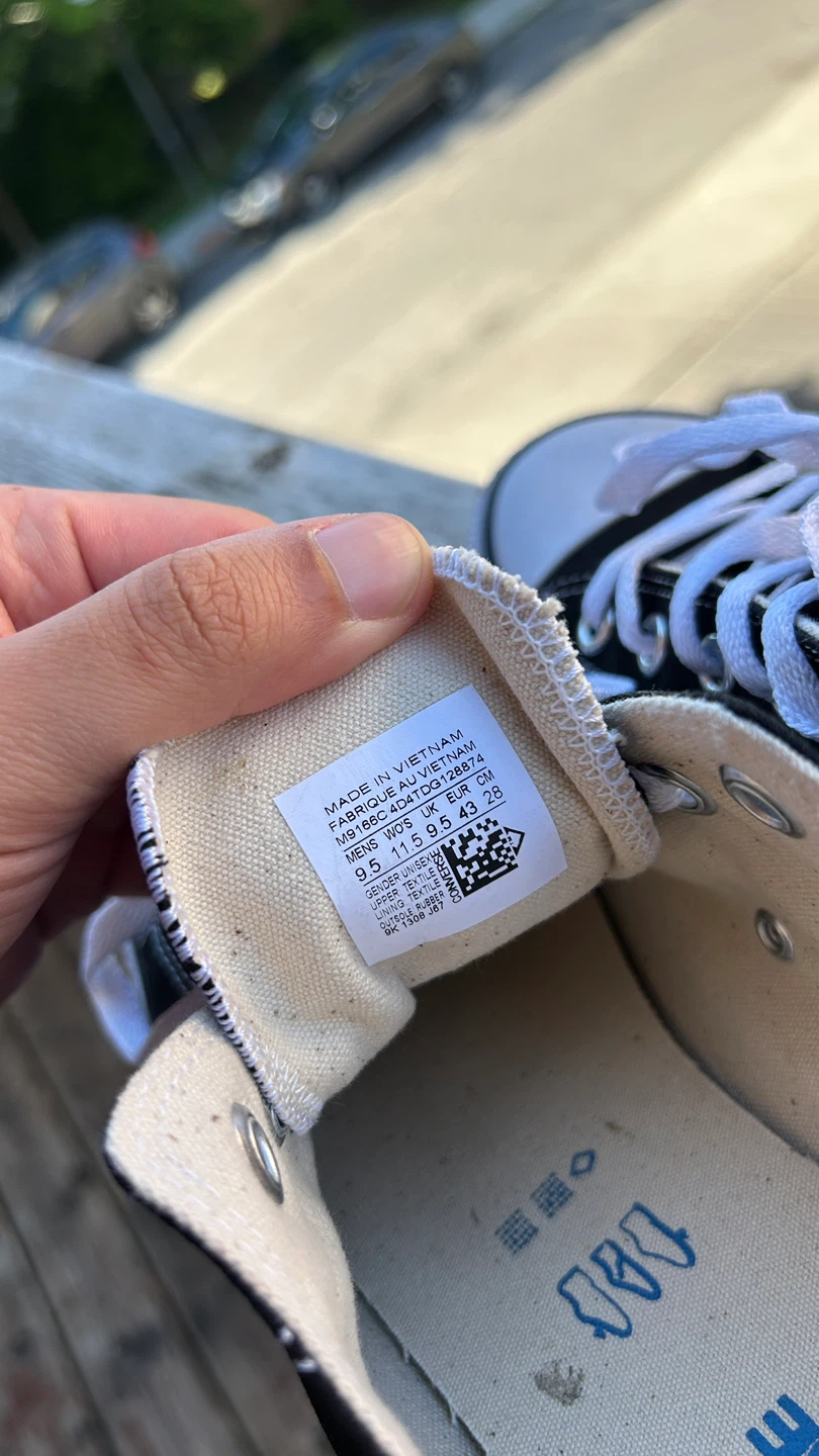 Converse Low Top, Men’s 9.5 size - photo 3
