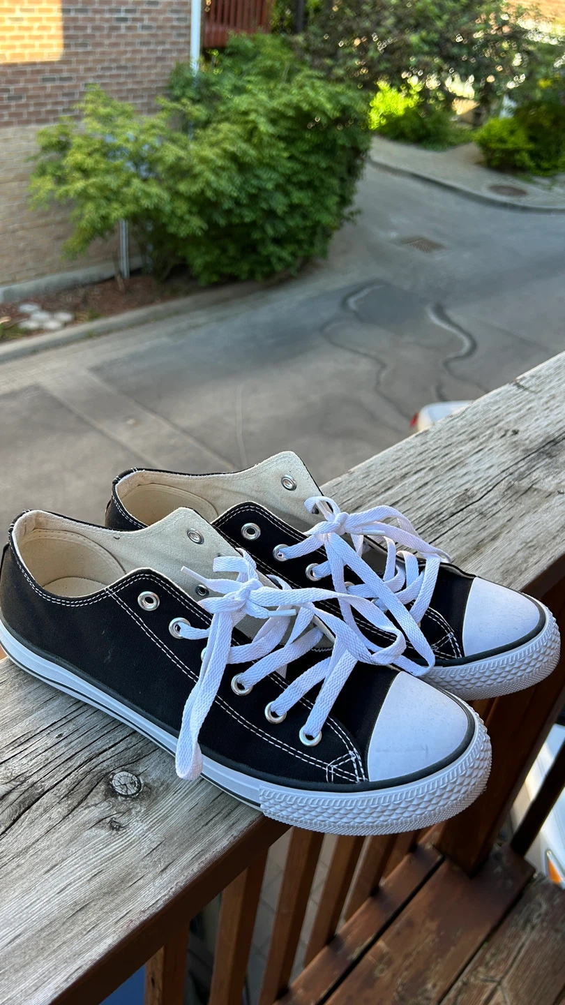 Converse Low Top, Men’s 9.5 size - photo 2