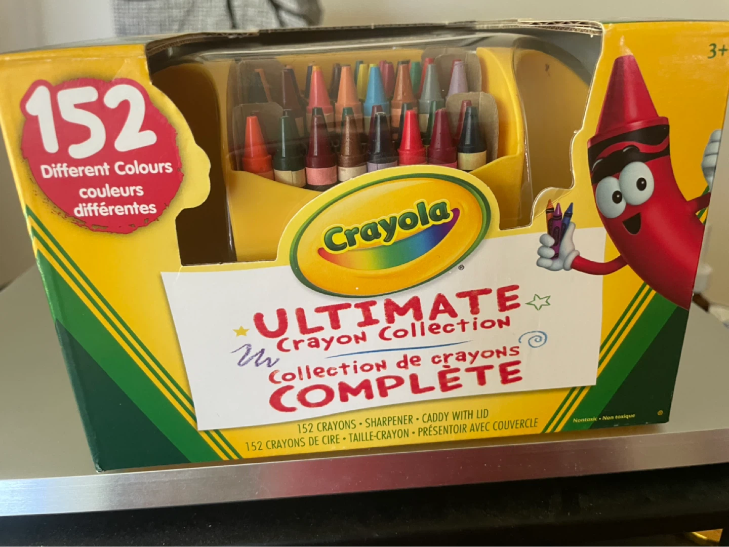 Brand NEW Crayola Ultimate Crayon Collection - 152 Colours - photo 2