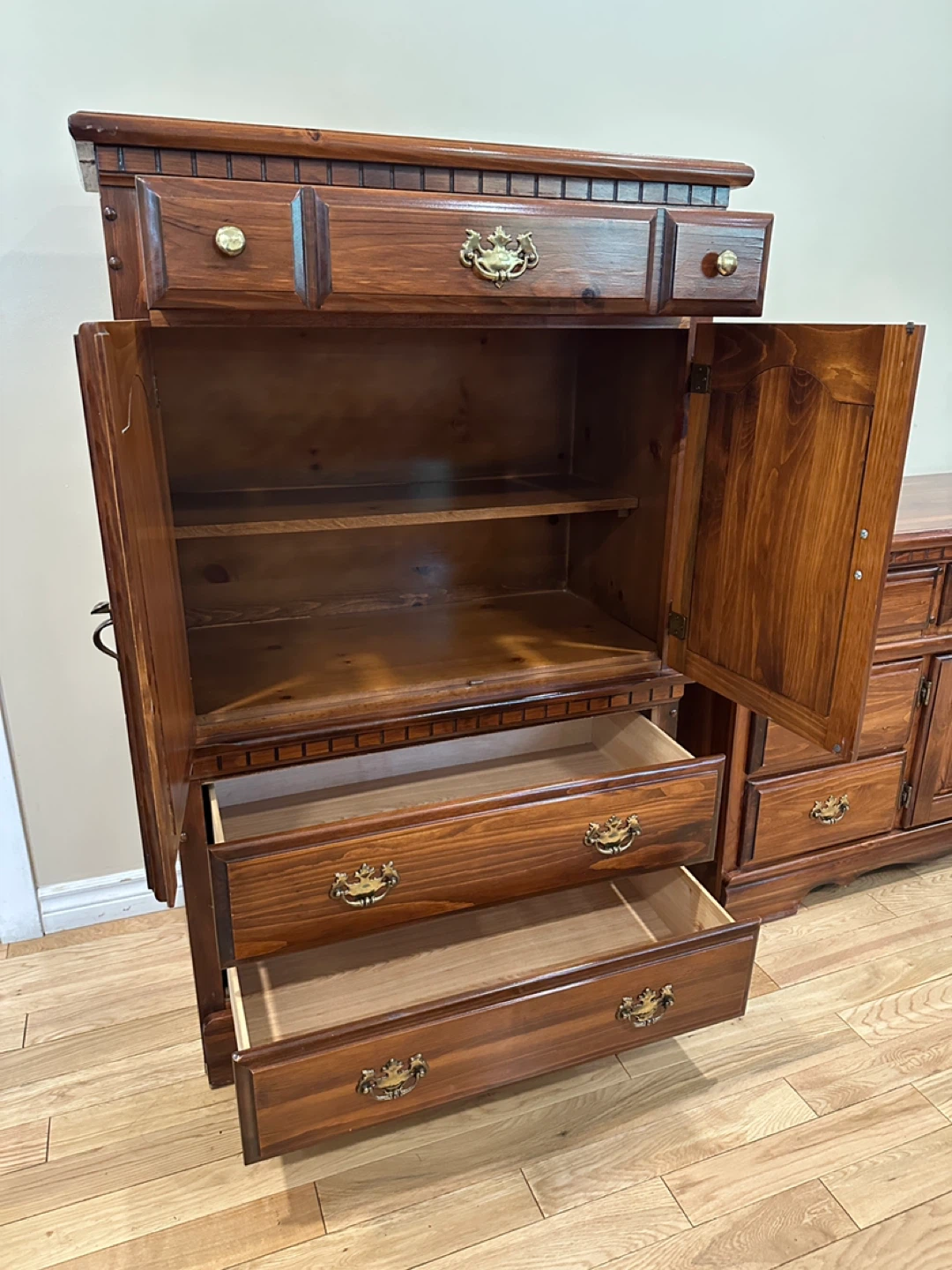 Vintage Wood Daveluyville Tall Boy Dresser (CAN DELIVER) - photo 4
