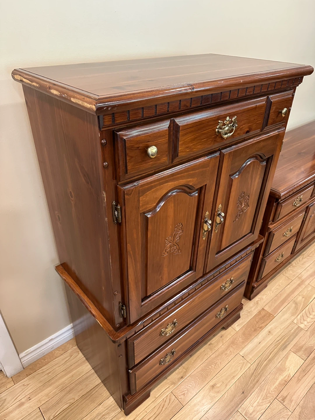 Vintage Wood Daveluyville Tall Boy Dresser (CAN DELIVER) - photo 5
