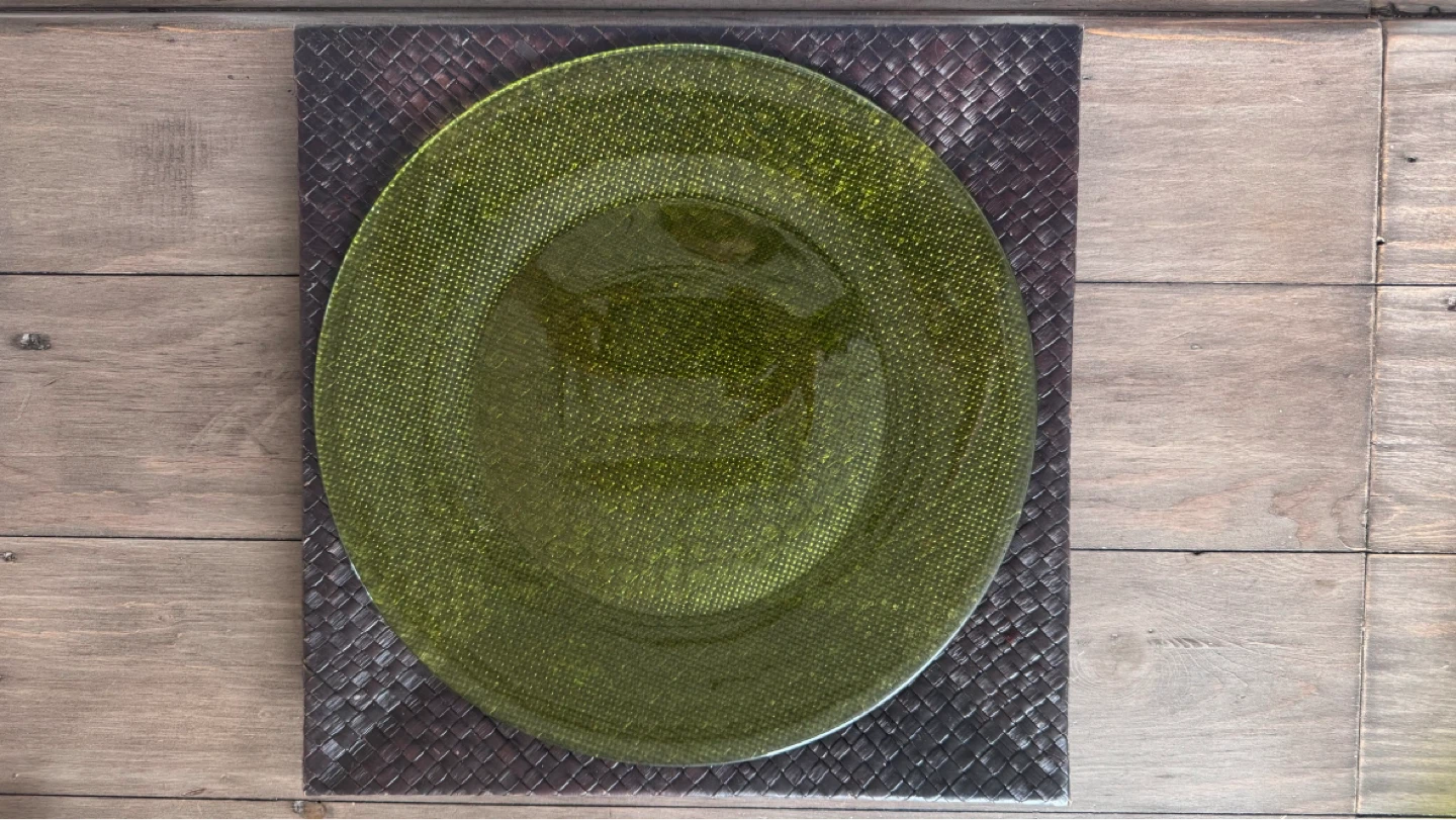 Green Glass Charger Plates Set of 8 plus woven place mats