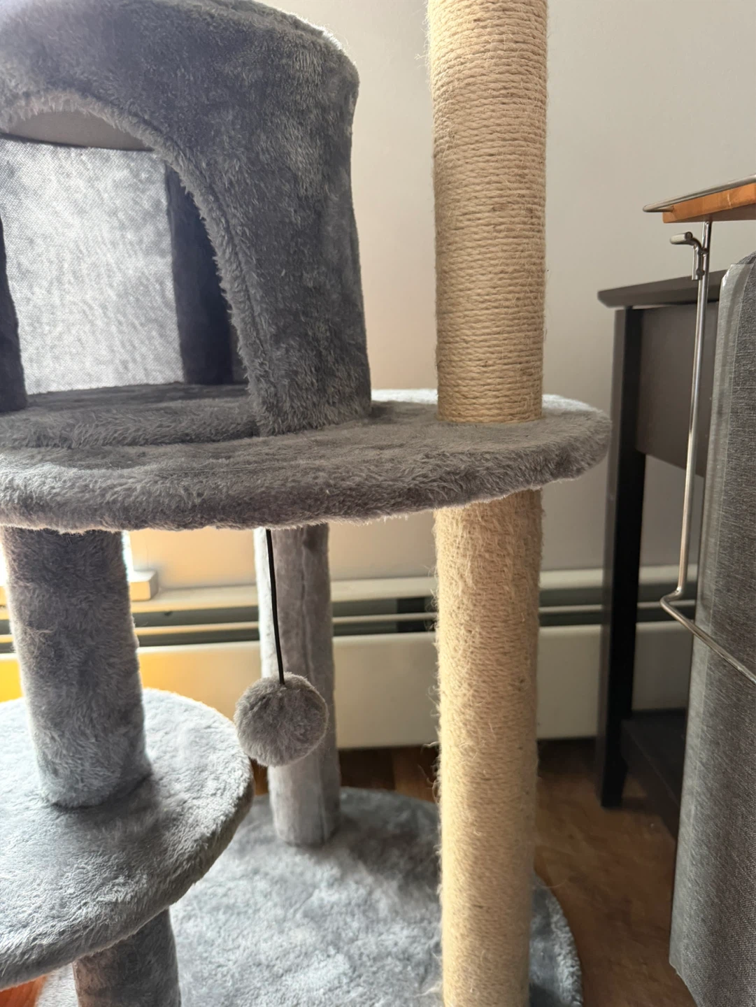 Cat tower, banana house, poof and scratch post - photo 3