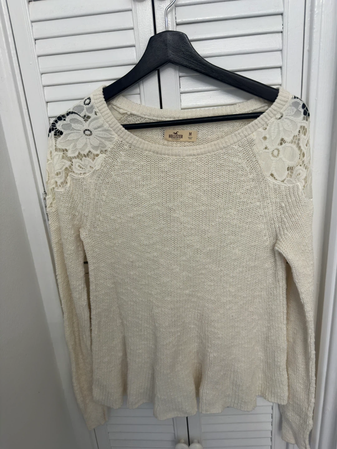 Hollister Cream Lace Shoulder Sweater - Size M