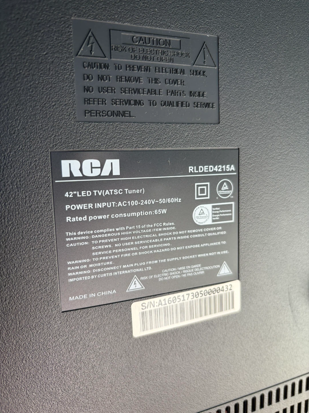 RCA 42" LED TV - photo 5