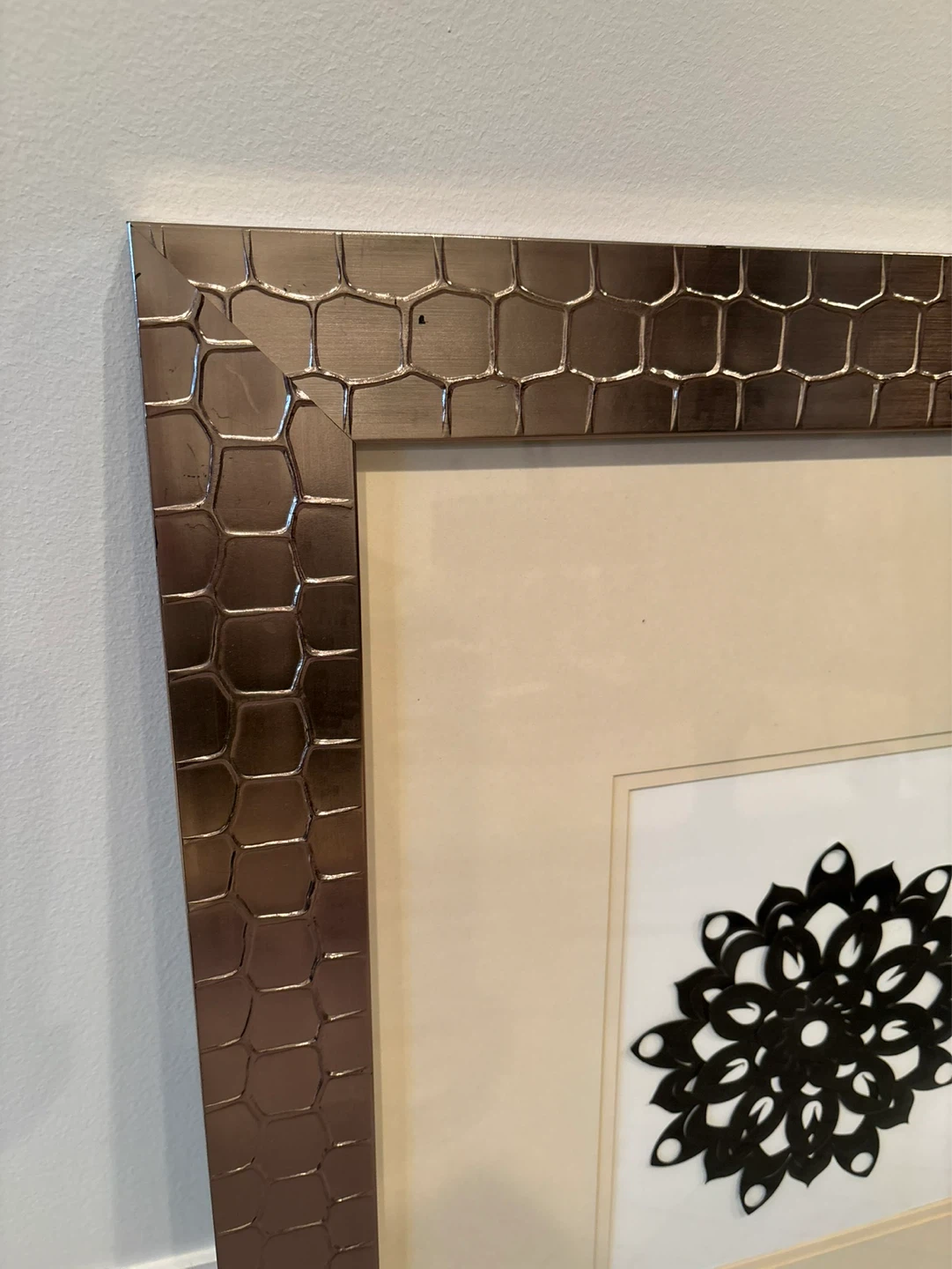 Decorative Picture Frame with Embossed Texture - photo 2