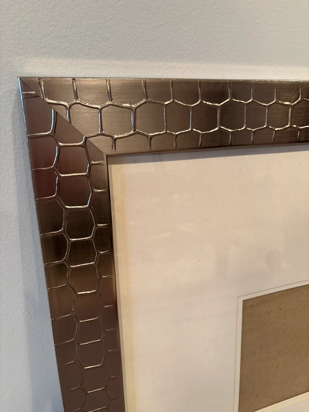 Decorative Picture Frame with Embossed Texture - photo 5