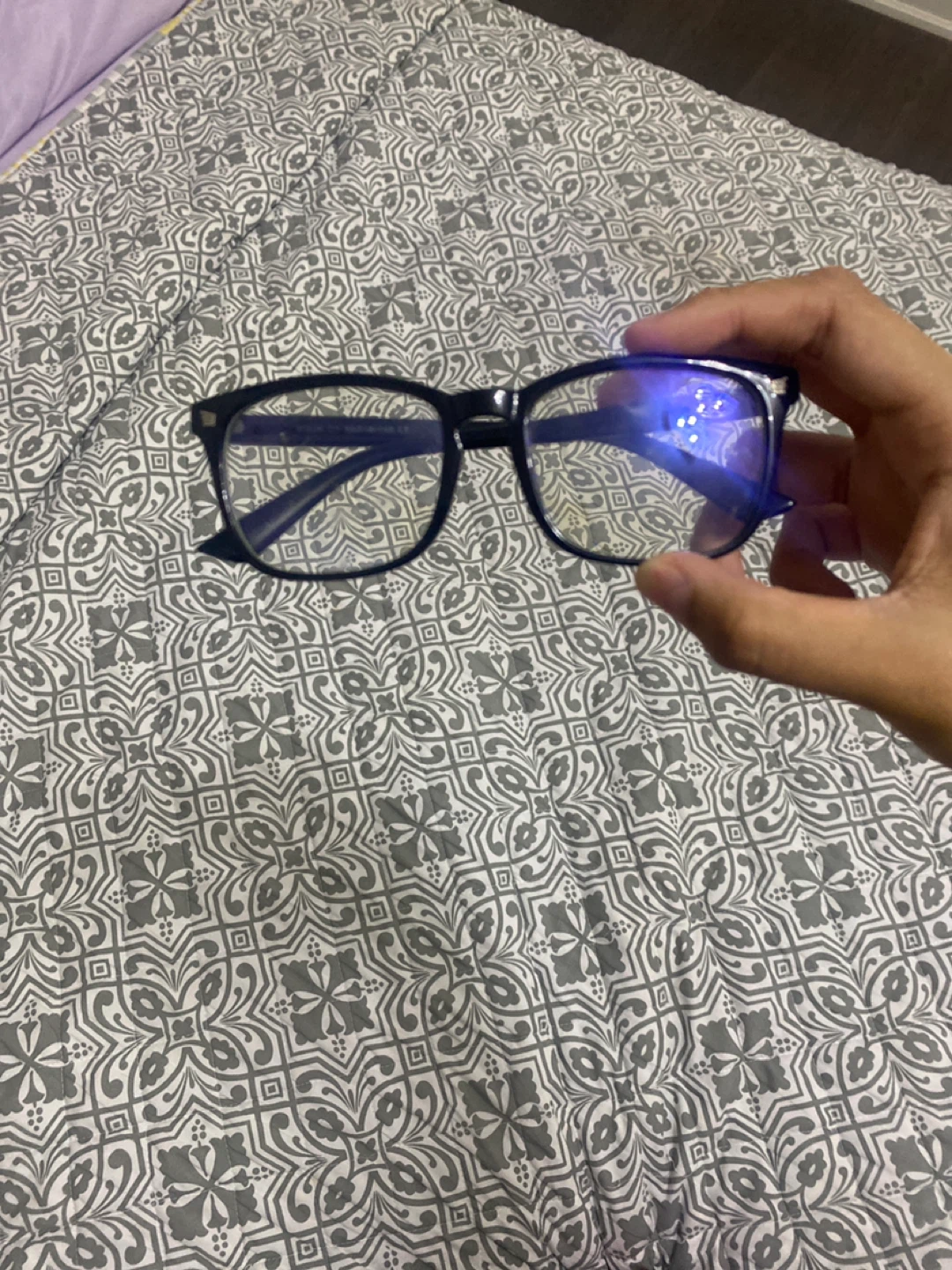 Blue light glasses