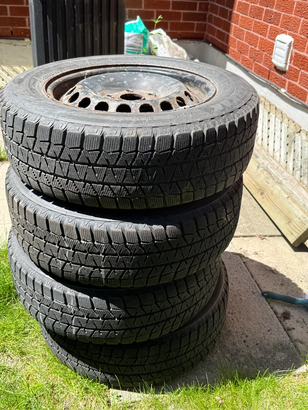 Set of 4 Winter Tires 195/65R15
