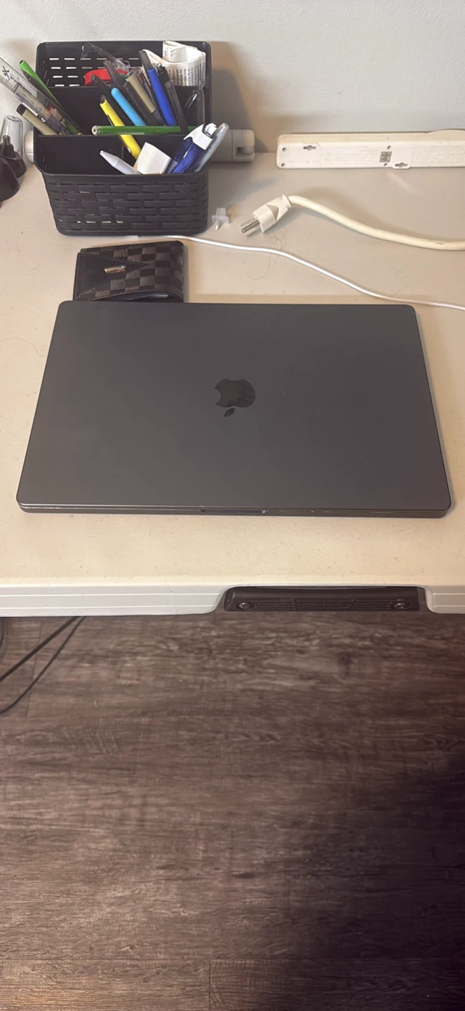 Apple MacBook Pro M3 pro 16 inch