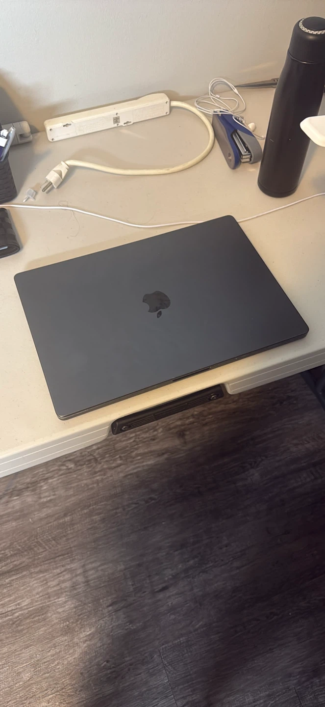 Apple MacBook Pro M3 pro 16 inch - photo 3