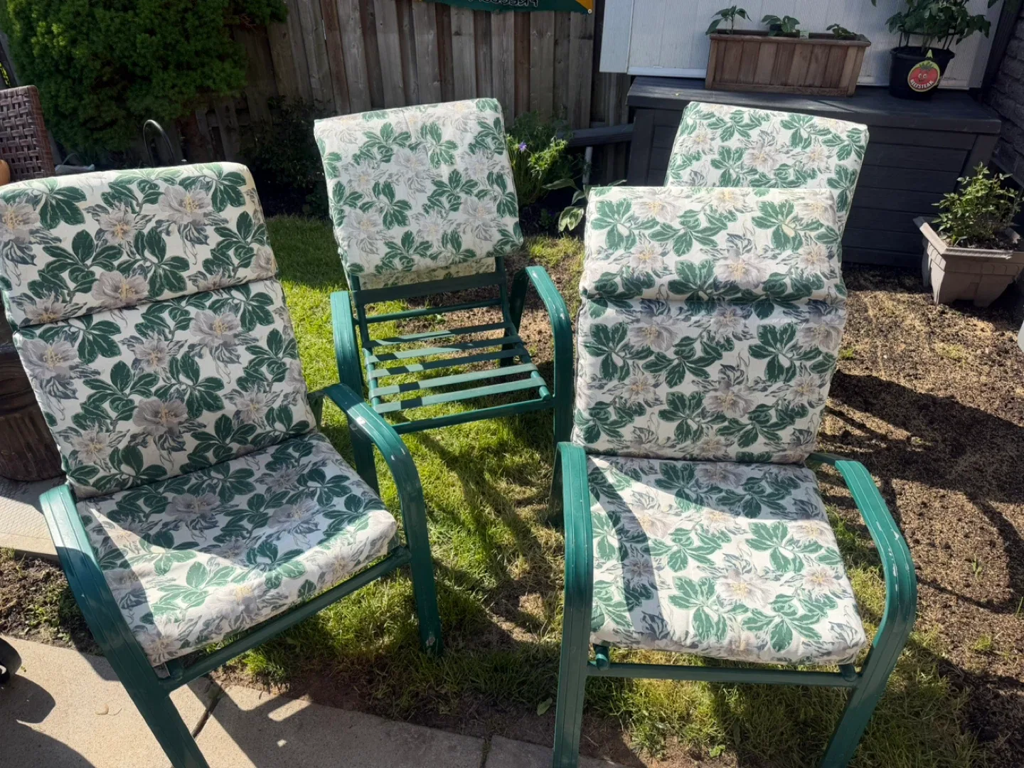 Set of 4 Green Metal Patio Chairs with Floral Cushions - photo 3