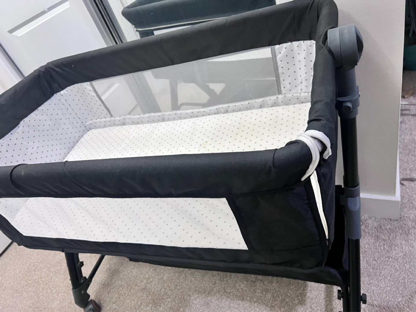 Black Bassinet with Star Print - photo 4