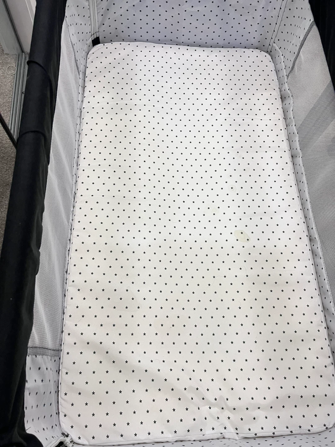 Black Bassinet with Star Print - photo 3