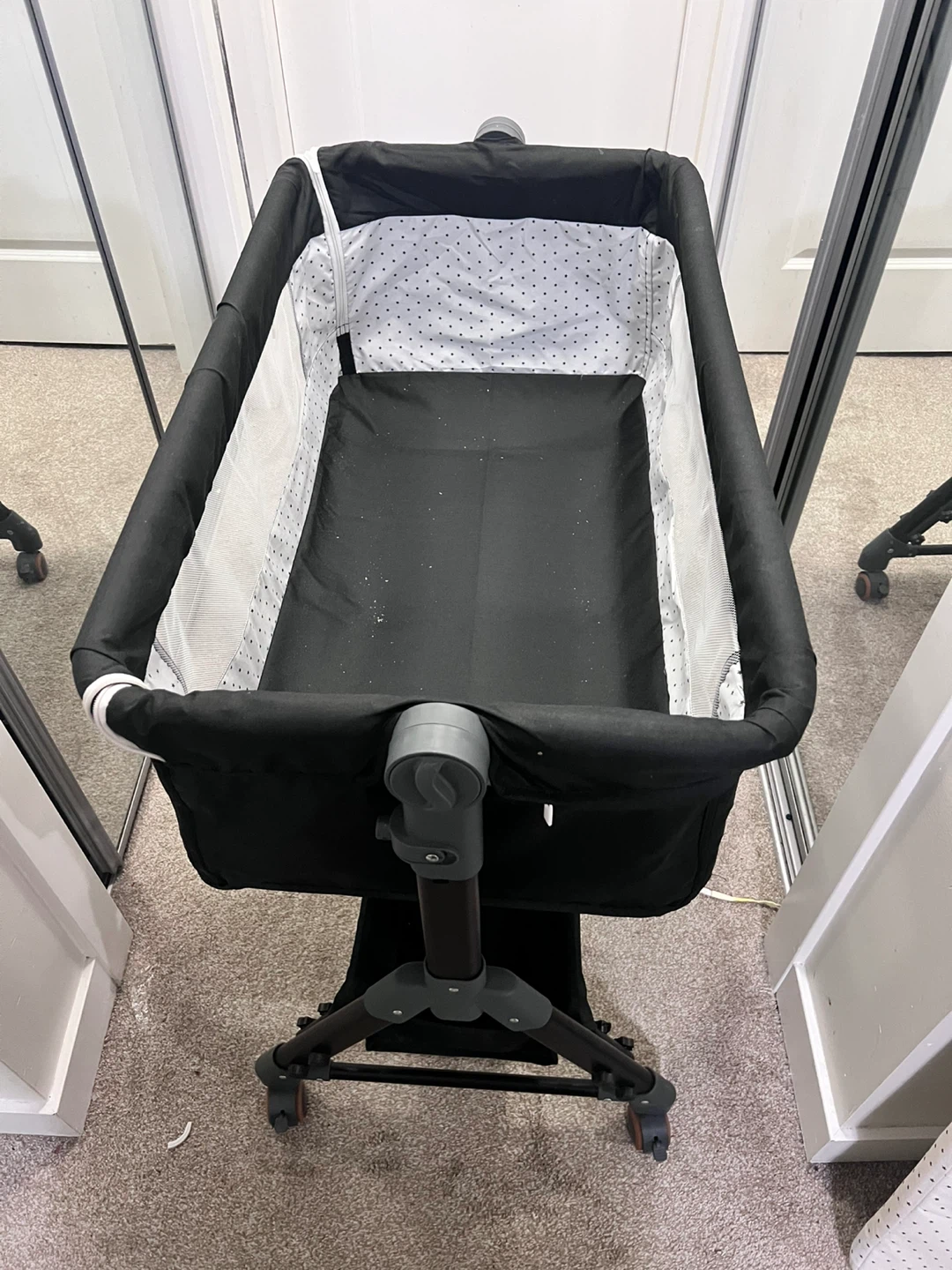 Black Bassinet with Star Print
