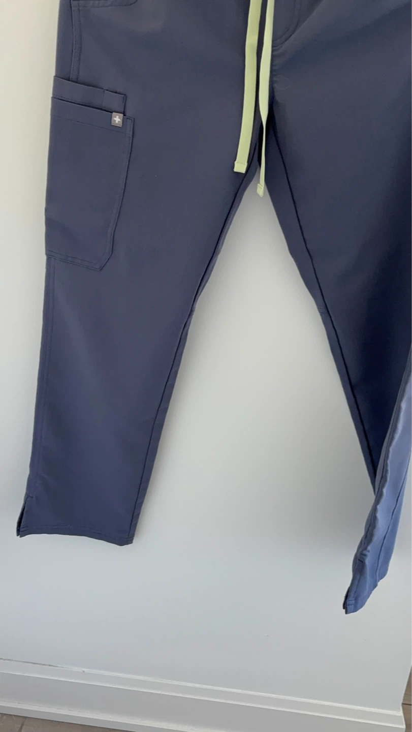 FIGS Space Navy Scrub Top and Pants Set - XXS/XS - photo 3