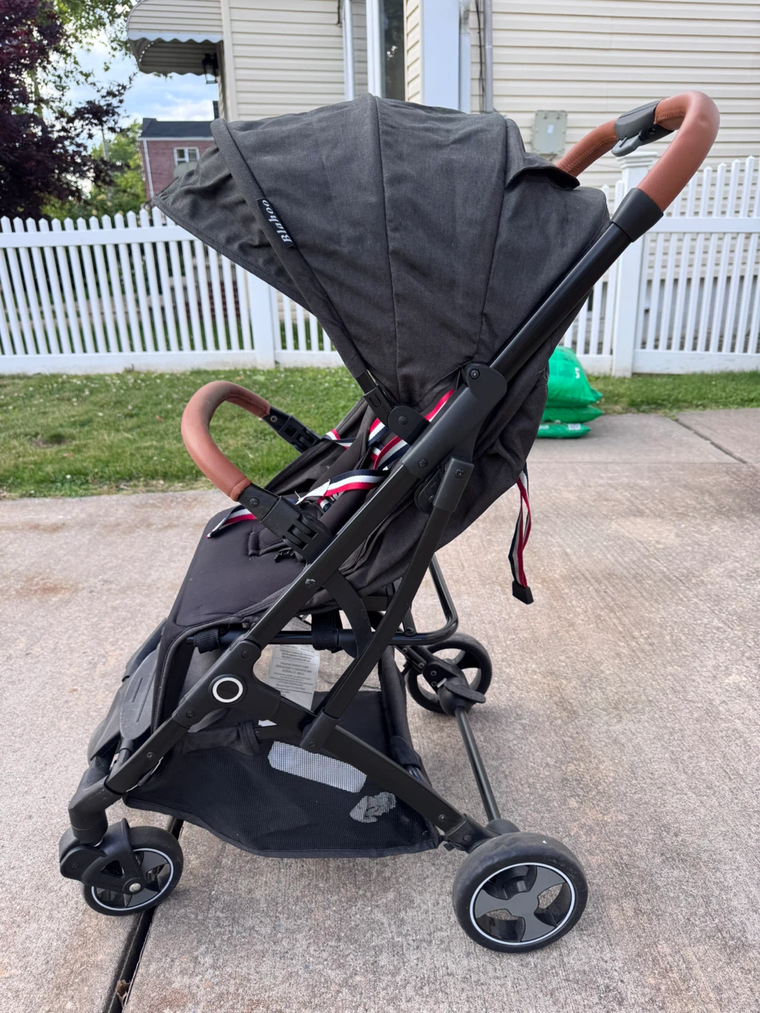Black Lightweight Stroller - photo 2