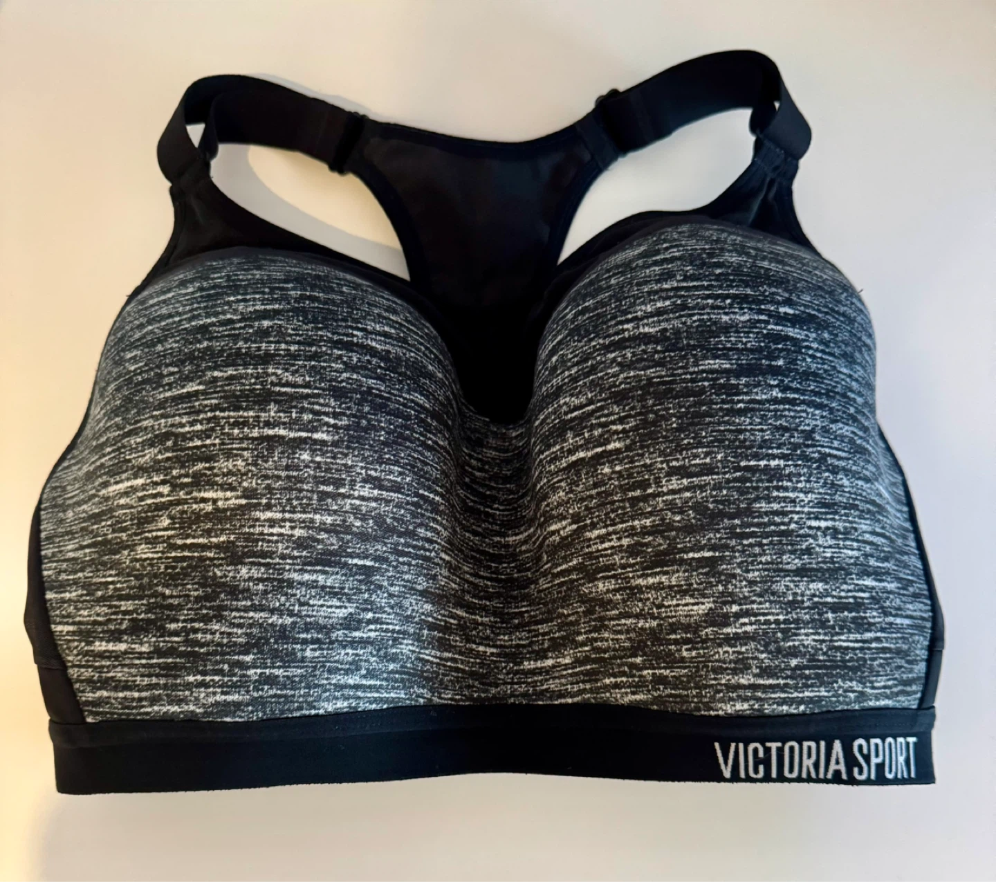 Bra- Victoria VSX Incredible Max Sports bra