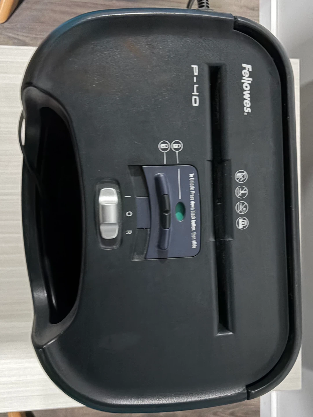 Fellowes P-40 Shredder - photo 2