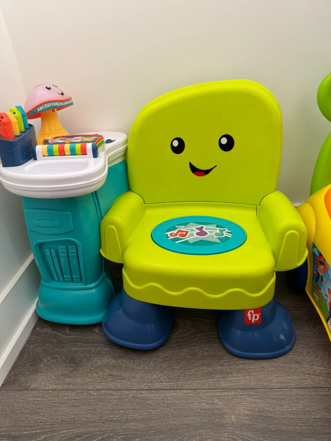 Fisher-Price Laugh & Learn Smart Stages Chair