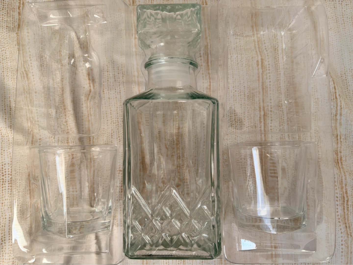 Whiskey Decanter and 2 Glasses Set - photo 2