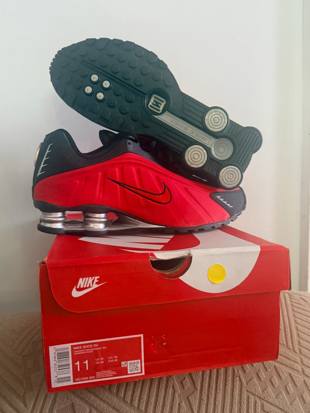 Nike Shox R4 Red/Black Running Shoes Size 11 - photo 2