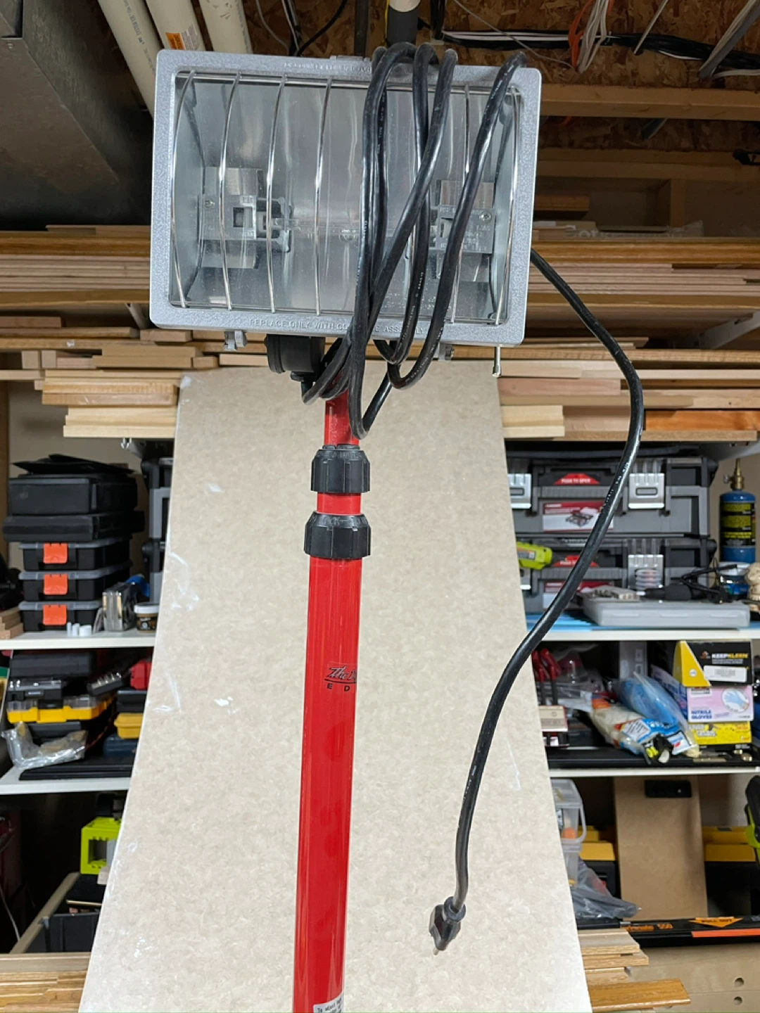 Red Tripod Work Light - photo 2