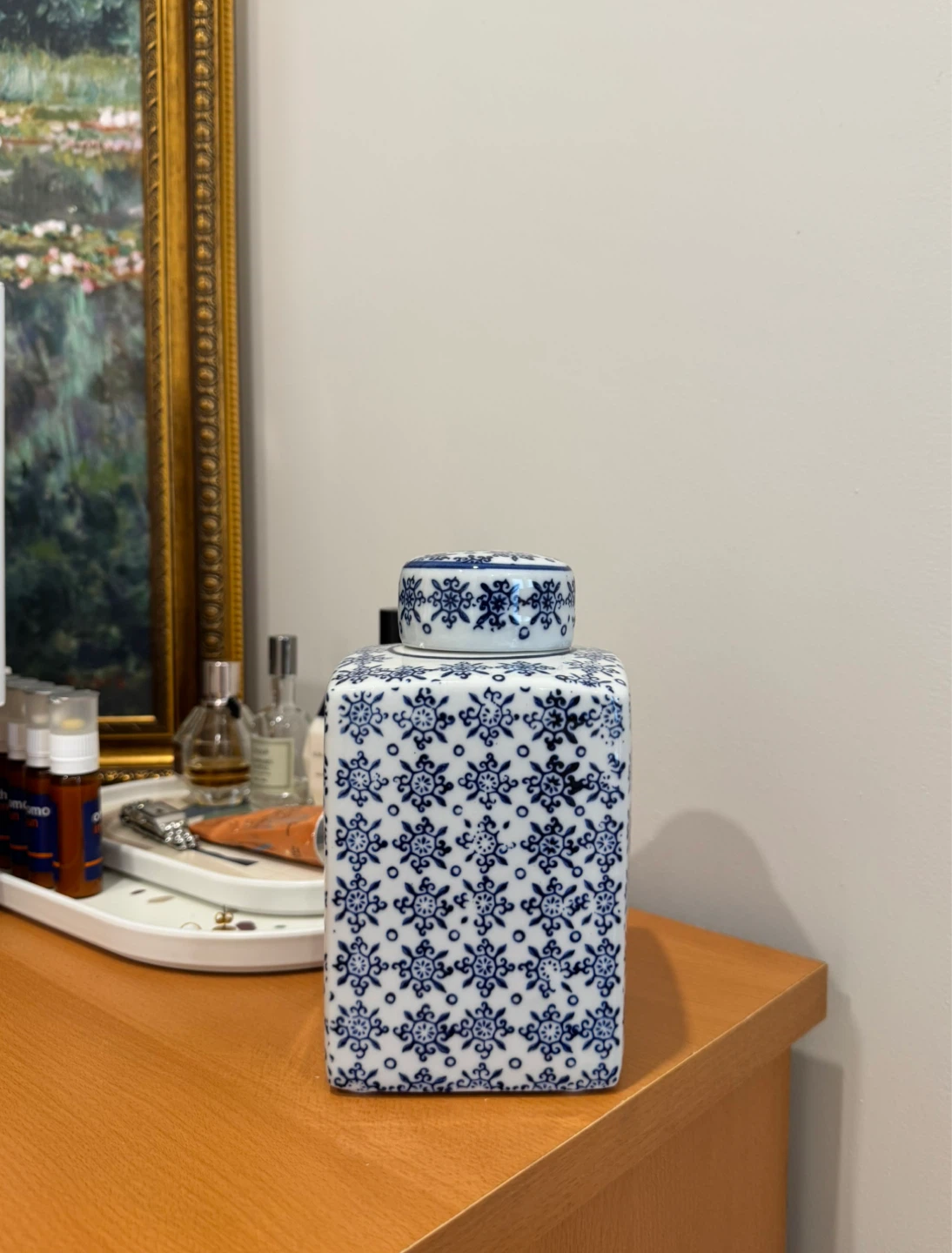 Antique Chinese Style Ceramic Jar