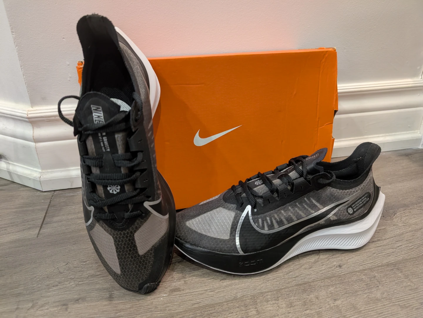 NIB - Women's Nike Zoom Gravity Running Shoes Size 8