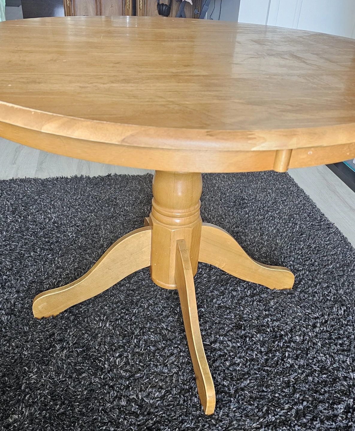 Round Oak Pedestal Dining Table - photo 2