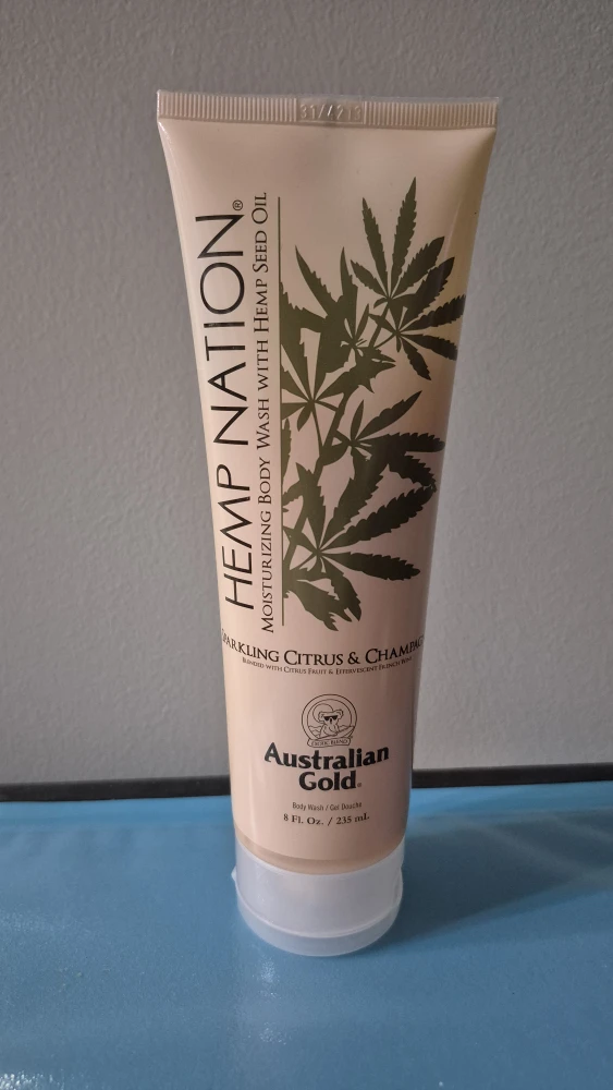 Brand new Sparkling Citrus & Champagne Moisturizing Body Wash