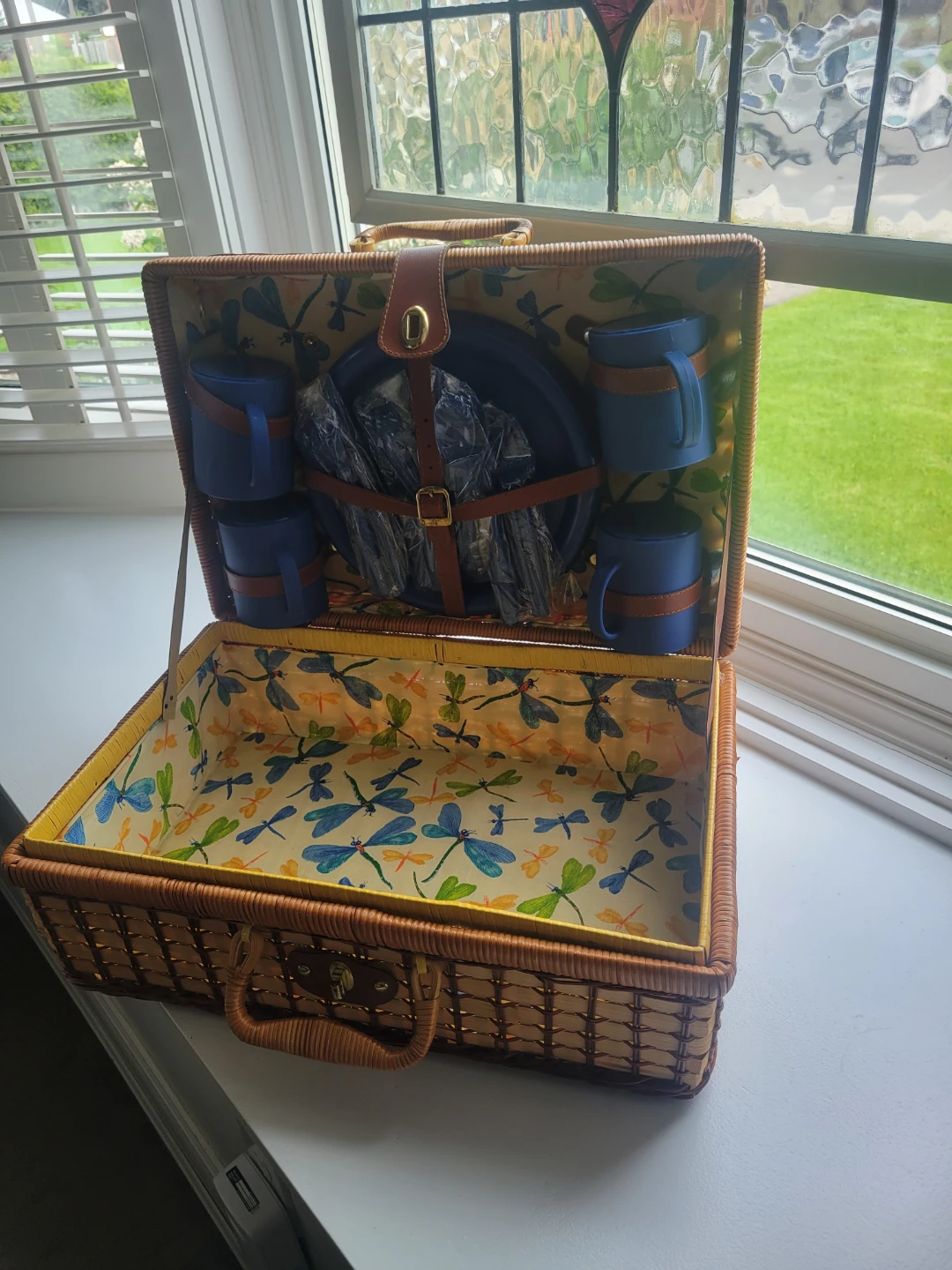 Dragonfly Suitcase Style Wicker Picnic Basket with Dishes