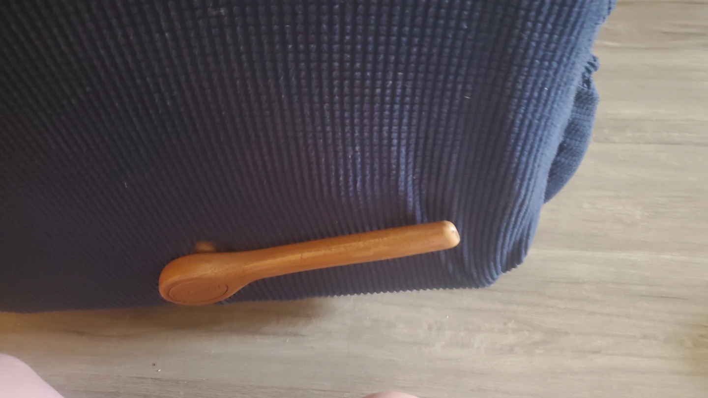 FREE - 2 La-Z-Boy Recliners - photo 4